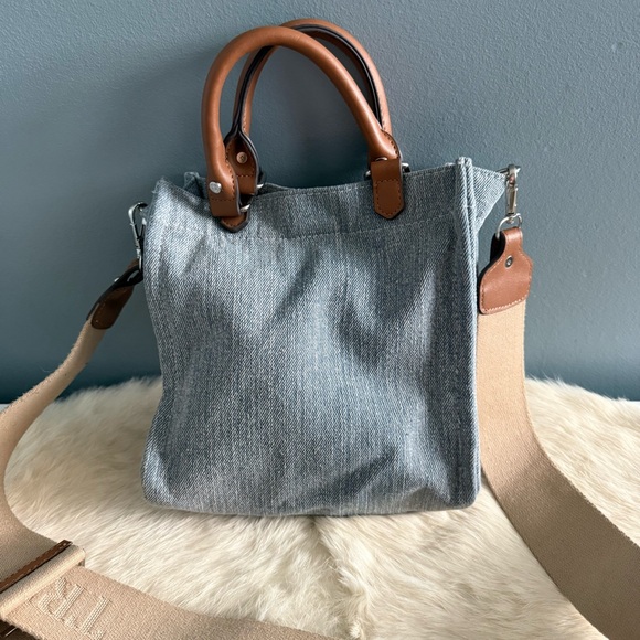 True Religion Women's Tote Bag Buddha Pocket Travel Shoulder Handbag - Picture 5 of 8